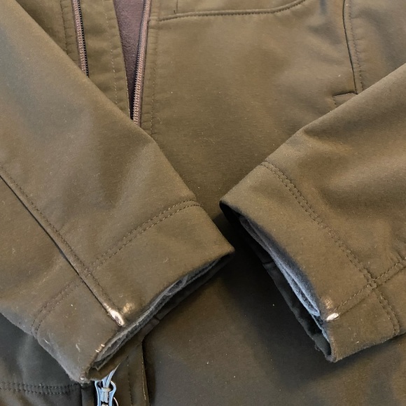 North Face hard shell jacket - Picture 3 of 3